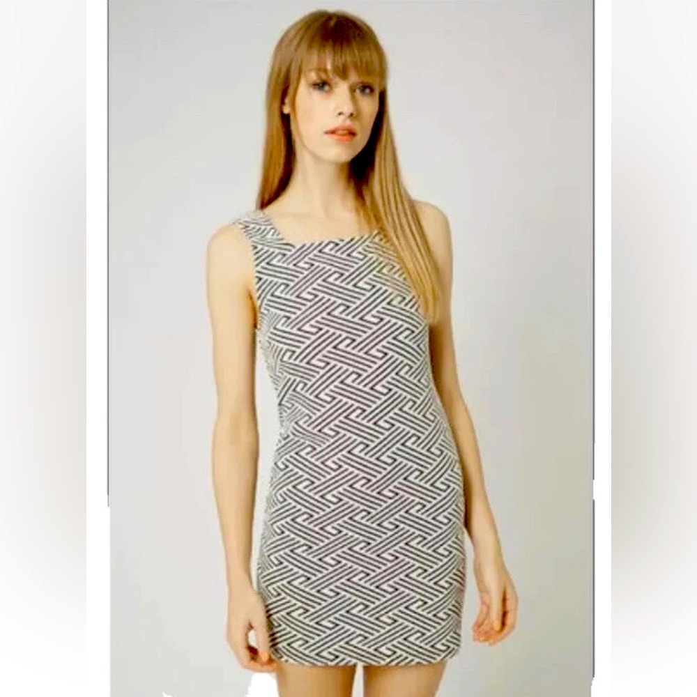 TOPSHOP Women’s Form Fitting Aztec Dress